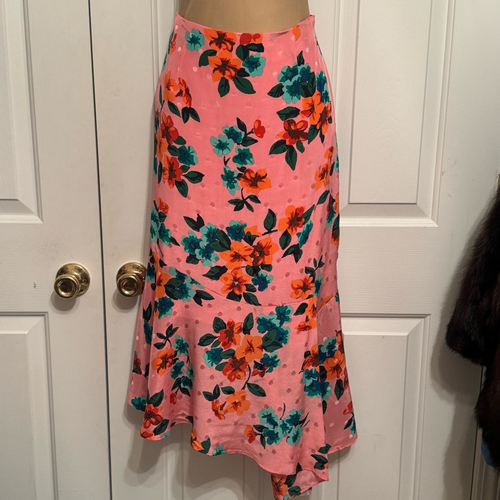 ESSENTIEL ANTWERP | | NWT/ VARNO ASYMMETRIC SKIRT ~ Size 38 / 6US